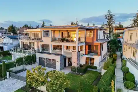 Timeless Modern Design with Spectacular Views