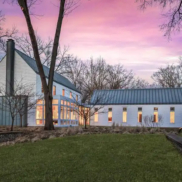 MODERNIST HOME IN TIMBER LANE ESTATES