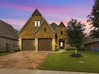 Beautiful Custom Home in the Gated Villas of Colleyville