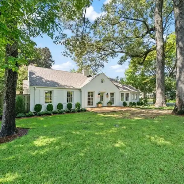 FULLY REMODELED LUXURY HOME IN BELLE MEADE