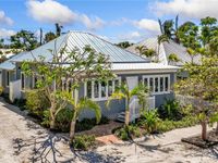 IMPECCABLY REMODELED 1930S COTTAGE