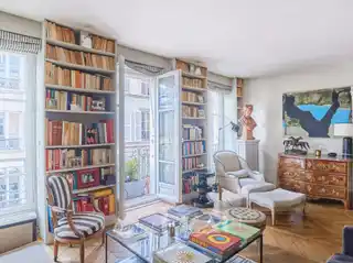 Elegant 2nd-Floor Home in Historic Building