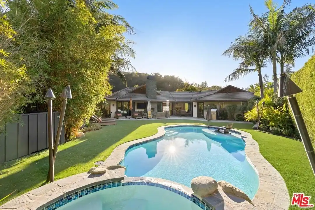Mid-century Modern Home in Royal Woods