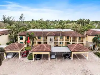 Luxurious Coastal Living at Naples Bay Resort