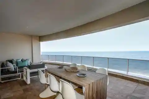 Exquisite Umhlanga Rocks Residence