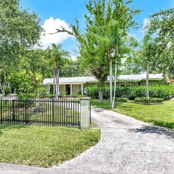 FANTASTIC OPPORTUNITY ON A TRANQUIL STREET