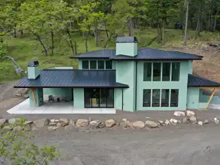 Sleek Mountain Escape on 20+ Private Acres