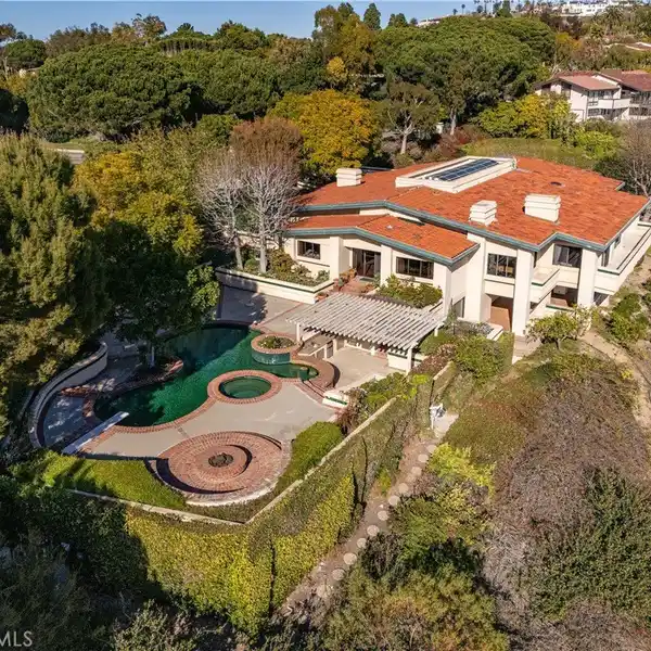 RARE LUXURY ESTATE WITH OCEAN AND CATALINA VIEWS