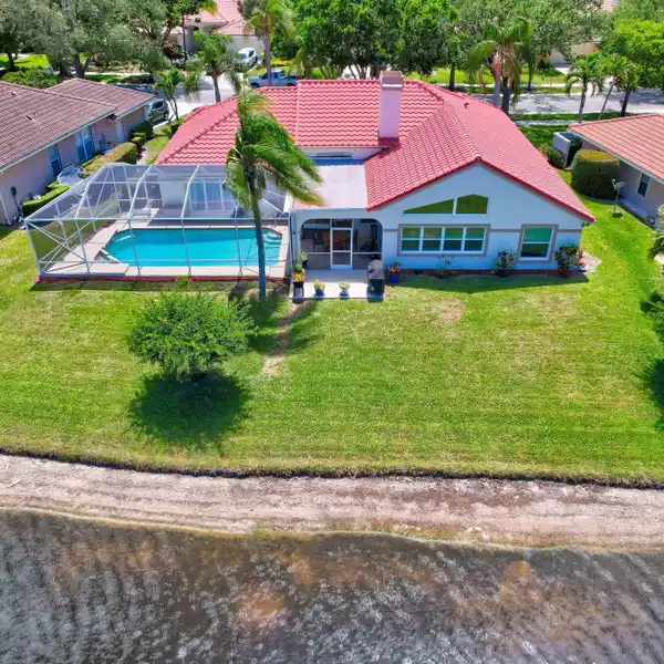 PRISTINE LAKEFRONT POOL HOME