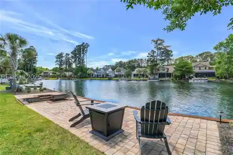 Beautiful Lakefront Home in Hampton Lake