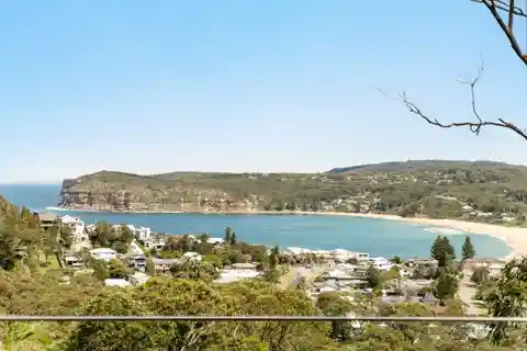 Stress-Free Living with an Iconic Backdrop