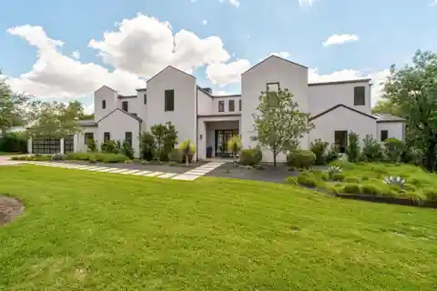 Striking Modern Residence