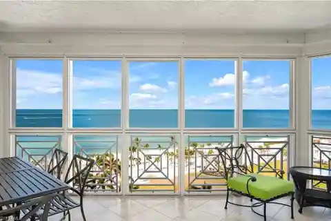 Incredible View Residence in a Unique Building