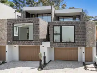 Light-Filled Home Offers Effortless Living with Timeless Luxury