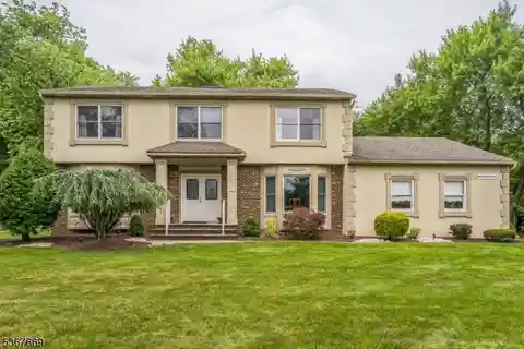 Perfect Family Home in Quiet Cul-De-Sac