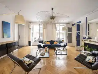 Peaceful Dual-Aspect Family Apartment