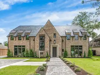 Architectural Masterpiece in Close-In Memorial