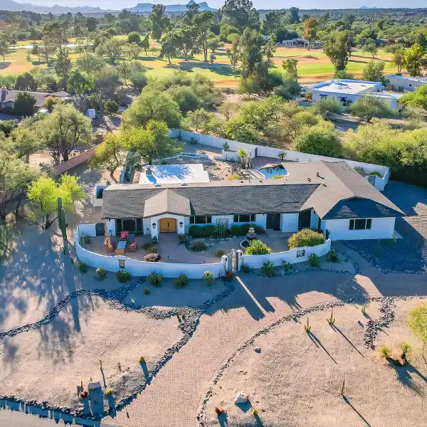 GORGEOUS SOUTHWEST CONTEMPORARY WITH PRIVATE GUEST CASITA