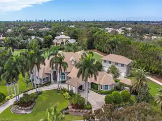 Luxurious Estate Home in Grey Oaks