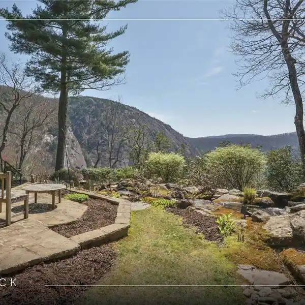 REFINED LIVING AMID NATURE’S SPLENDOR