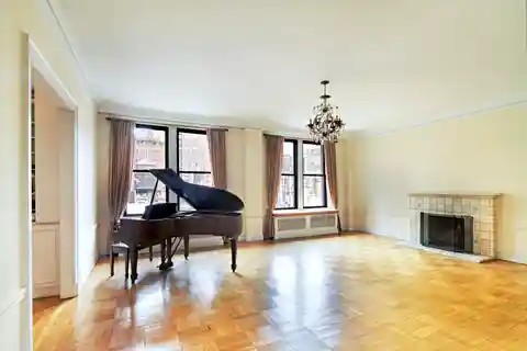 Elegant Duplex Offers Extraordinary Space