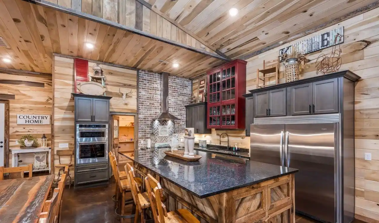 Custom-built Barndominium Blending Rustic Charm and Modern Luxury