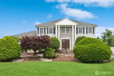 Incredible Home Blending Function and Style