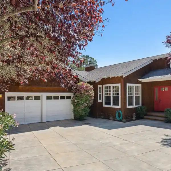 EXCEPTIONAL CRAFTSMAN STYLE HOME IN FAIRFAX HILLS