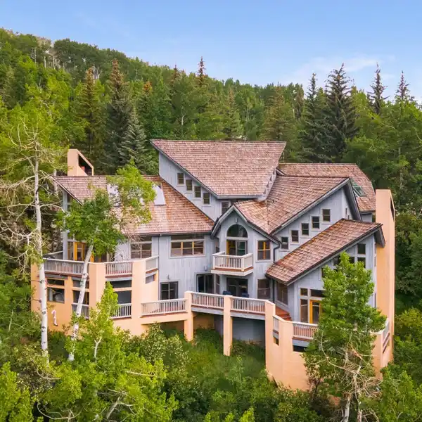 CREATE A DREAM ELK TRACK COURT RETREAT