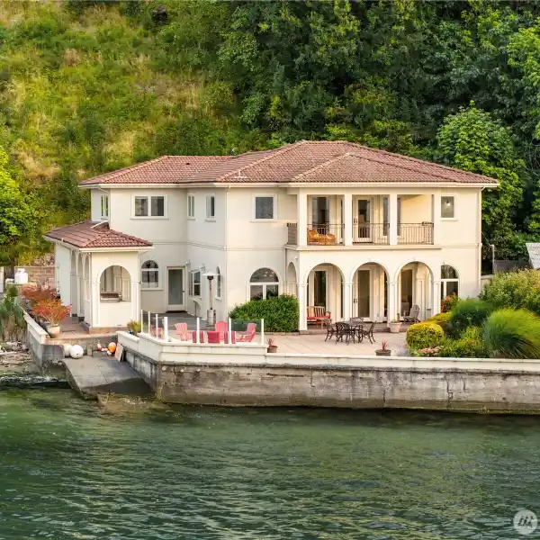 RARE WATERFRONT SANCTUARY AT SECLUSION COVE