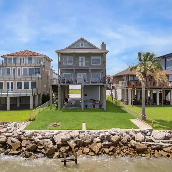 DREAM WATERFRONT HOME