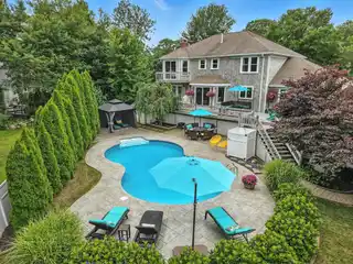 Idyllic Shingle-Style Colonial in Old Rexhame