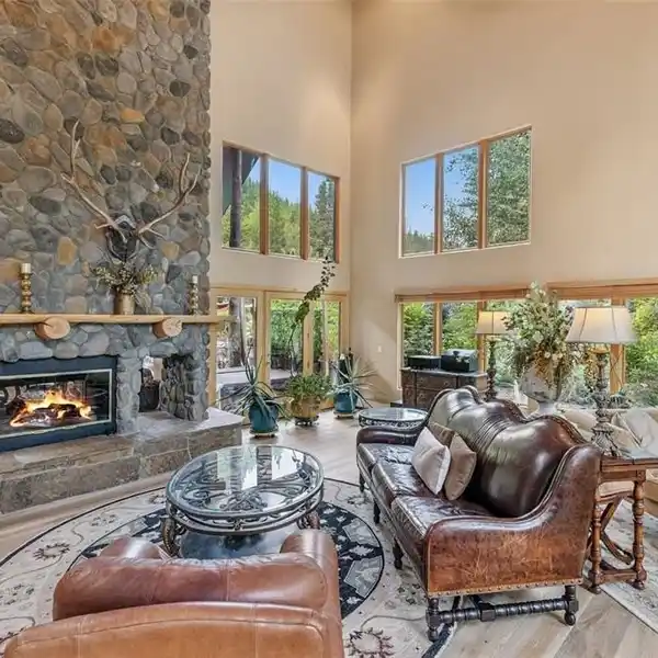 SERENE MOUNTAIN HOME BACKING TO WHITE RIVER NATIONAL FOREST