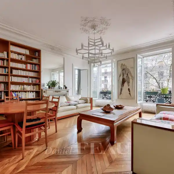 CLASSIC PARISIAN ELEGANCE WITH OPEN VIEWS