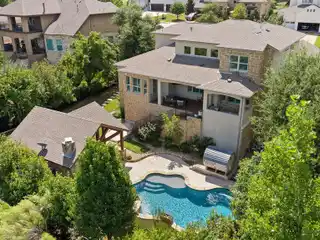 Beautifully Landscaped Home in Rough Hollow's Lakeway Highlands
