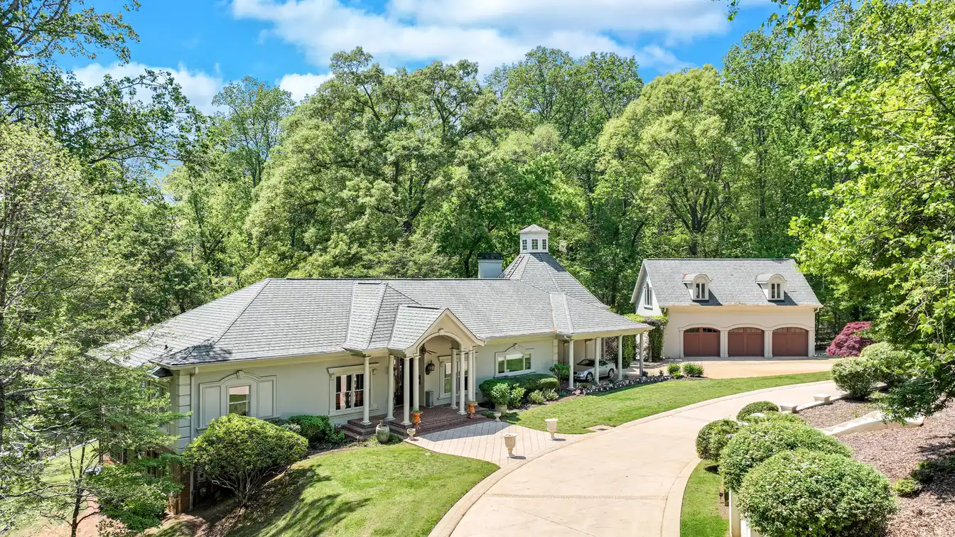 2436 Hawthorne Lane Gainesville, Georgia 30506