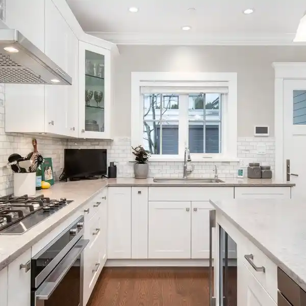 IMMACULATE CRAFTSMAN-STYLE HOME