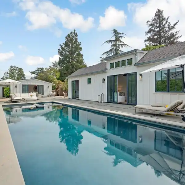 MODERN SPA-INSPIRED RETREAT