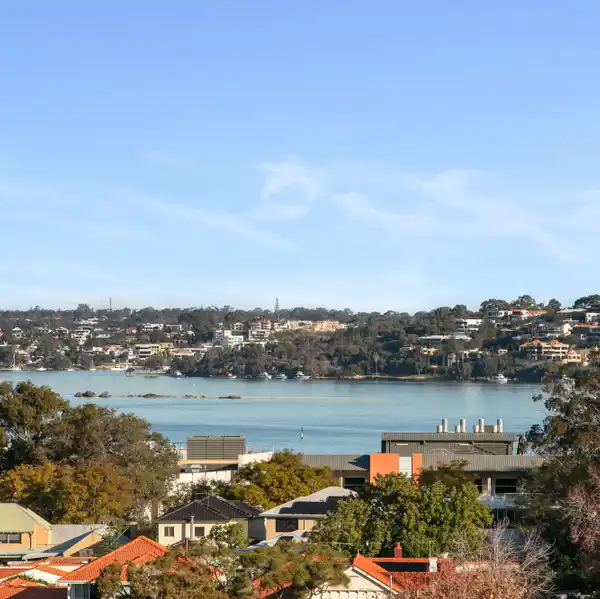 PRESTIGIOUS TOP-FLOOR PENTHOUSE