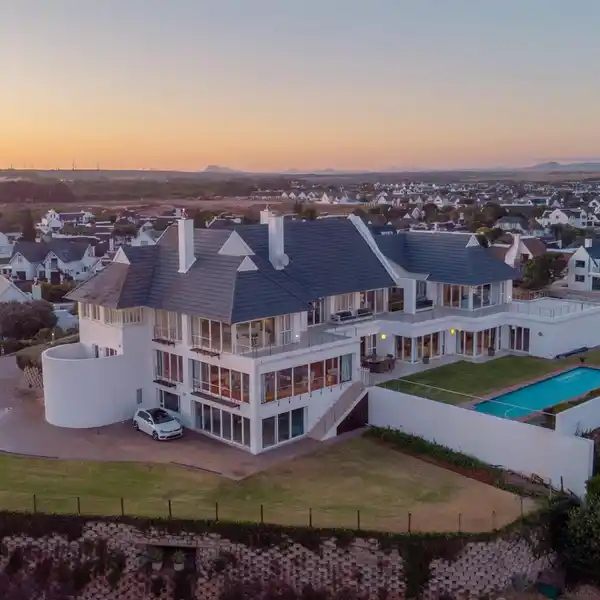 PINNACLE LANDMARK PROPERTY