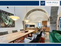 DESIGN HIGHLIGHTS ON THREE LEVELS WITH EXQUISITE FURNISHINGS