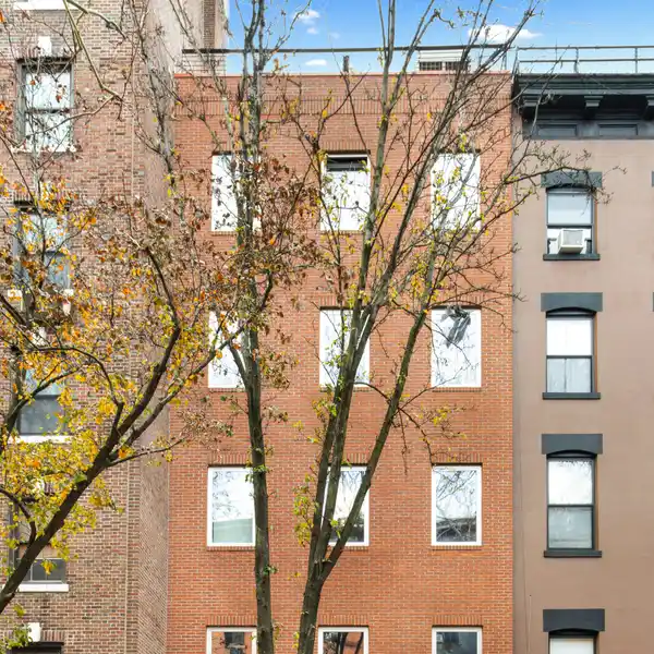 RENOVATED BUILDING WITH MODERN AMENITIES IN NYC
