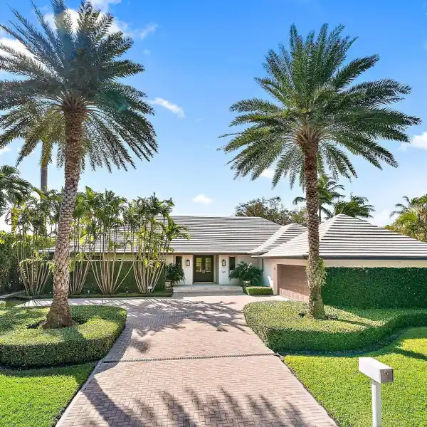 STUNNING SINGLE-STORY HOME IN THE COVETED NEAR NORTH END