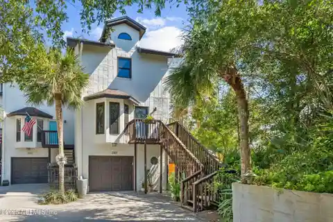 Coastal Retreat in Seminole Dunes