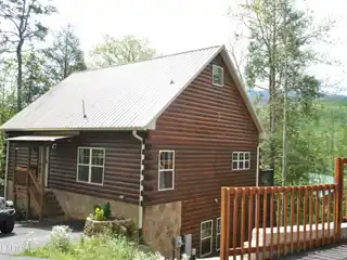 Custom Cabin in Prime Resort Location