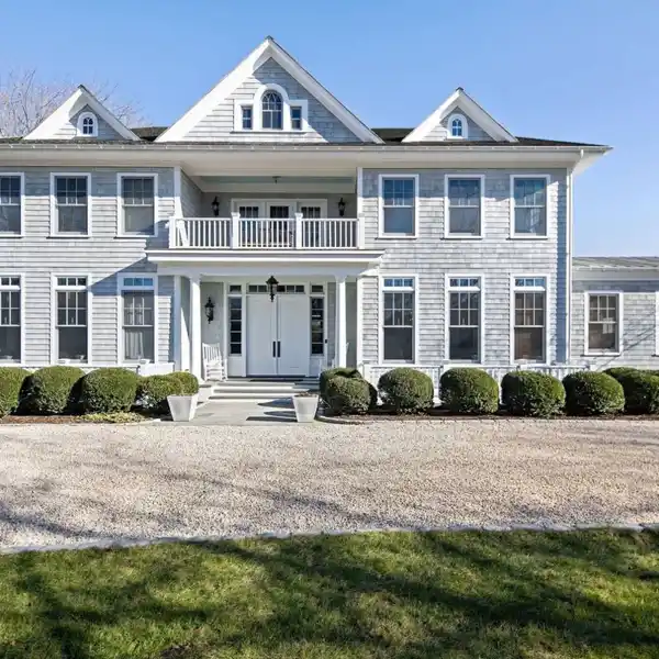 SPACIOUS AND IMMACULATE TRADITIONAL HOME