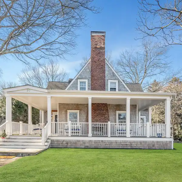 SOUGHT-AFTER RIVERSIDE NEIGHBORHOOD