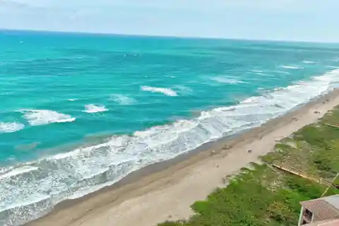 Sought-after Ocean-view Unit