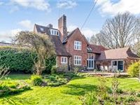 BEAUTIFULLY APPOINTED PERIOD COUNTRY HOUSE SET IN A DESIRABLE LOCATION