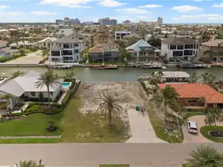 Rare Gulf-access Lot
